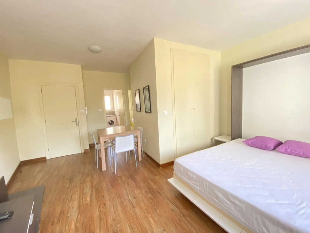 Josep Sabate, 4 1 In Roses