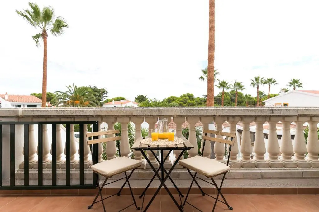 Moderno apartamento en Calan Bosch- C10