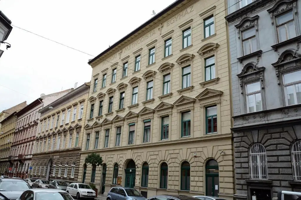 Kiraly Art Apartment