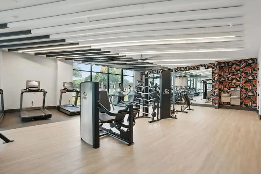 12min Downtown 6min Domain Pool Free Parking