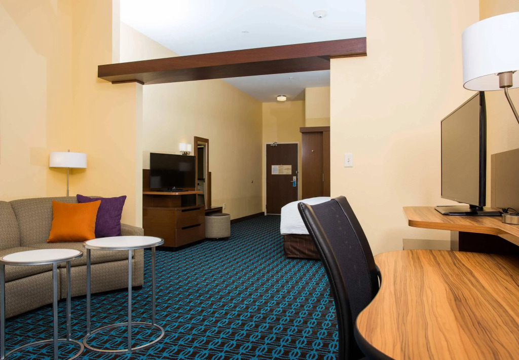 Fairfield Inn & Suites by Marriott Lincoln Southeast