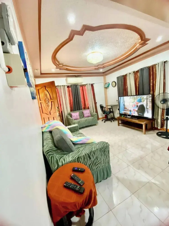 Len Staycation in Panabo 3BDR-2BR-Downstairs Wifi Netflix
