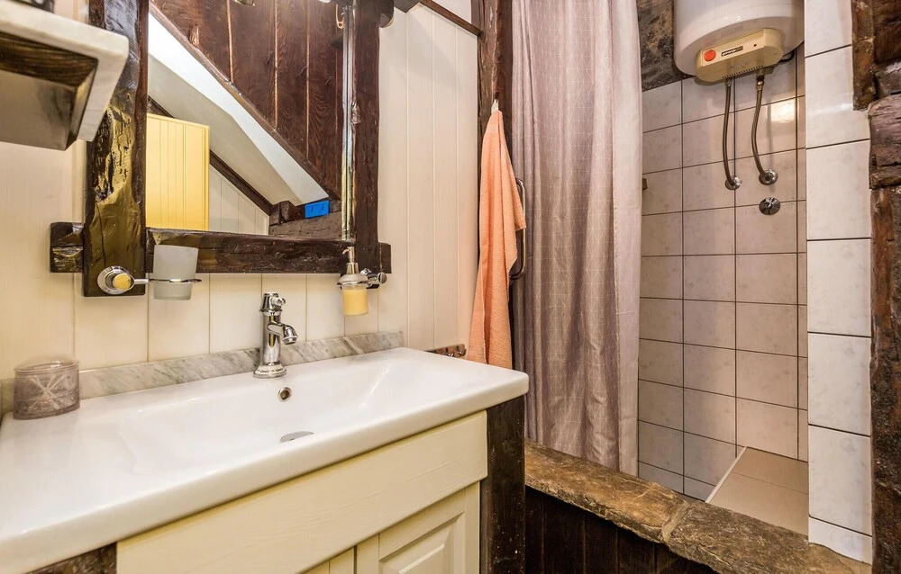 Nice Home in Lovran With 3 Bedrooms and Wifi