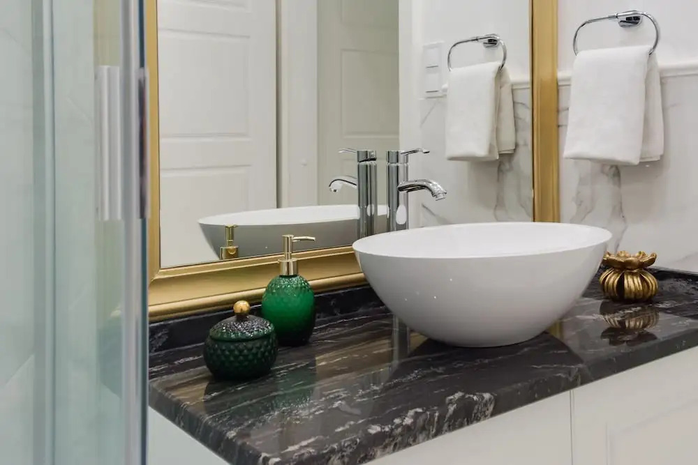 Chestnut & Eliza Suites - Superior Homes Downtown