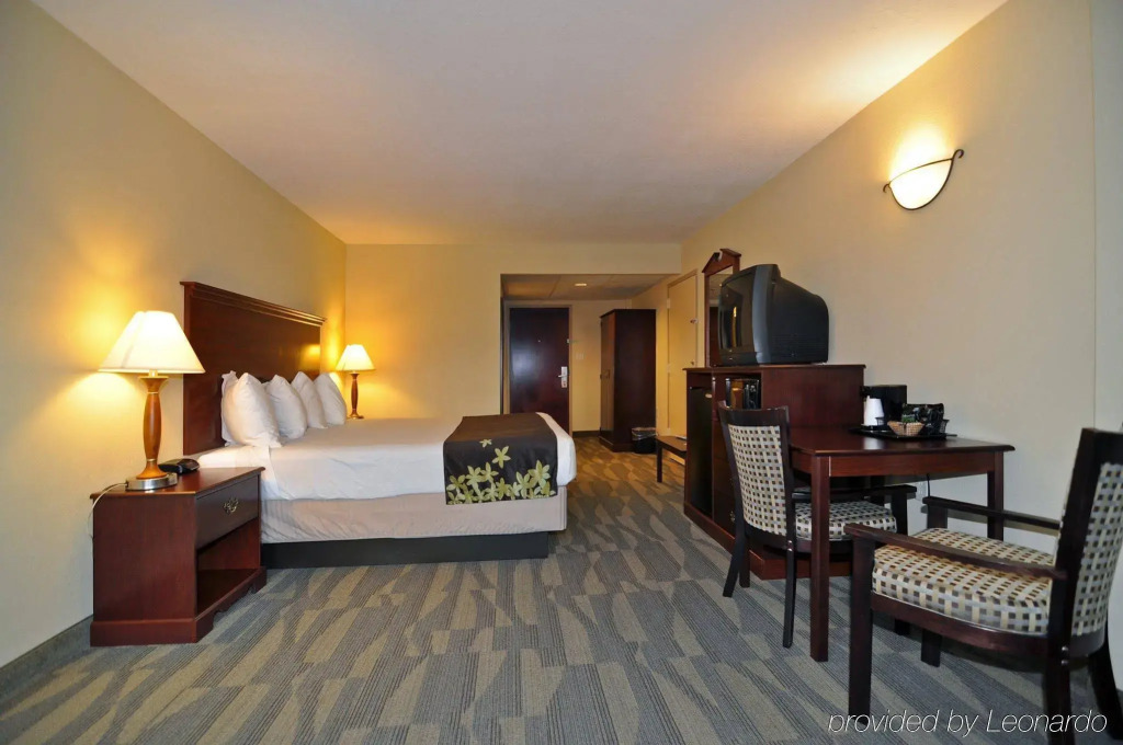 Gold Leaf Hotel of Dewey