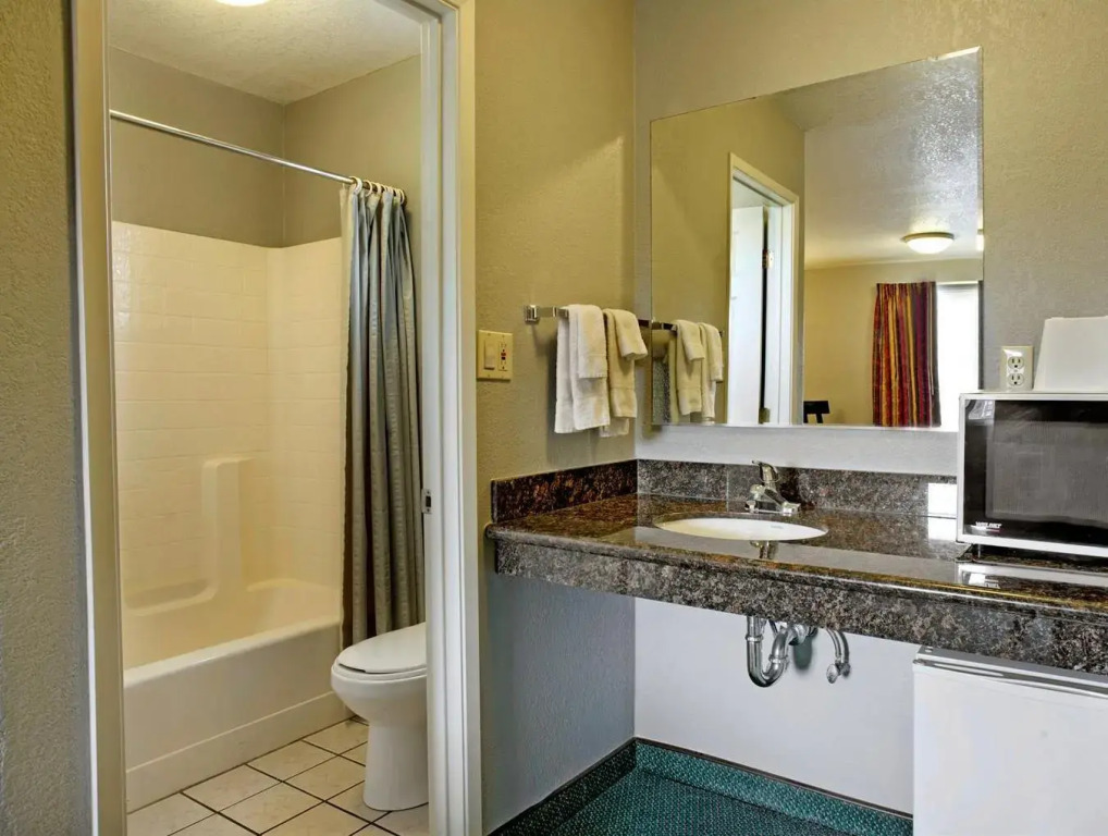Sealamp Inn