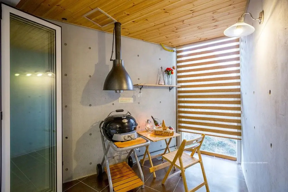 Harbor House poolvilla couple