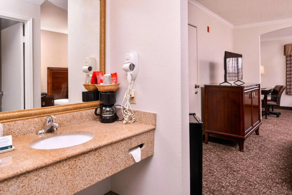 Quality Inn & Suites Beaumont