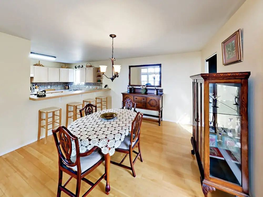 Howdy - 3 Br Home