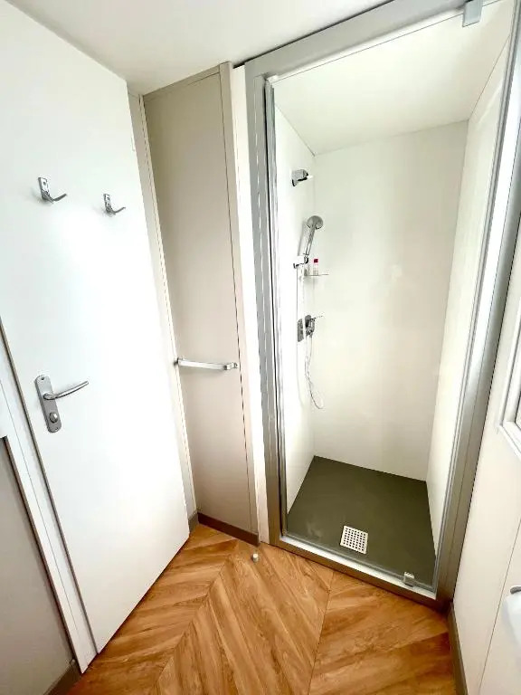 Mobil-home tout beau tout neuf, camping 4*, plage à pied !