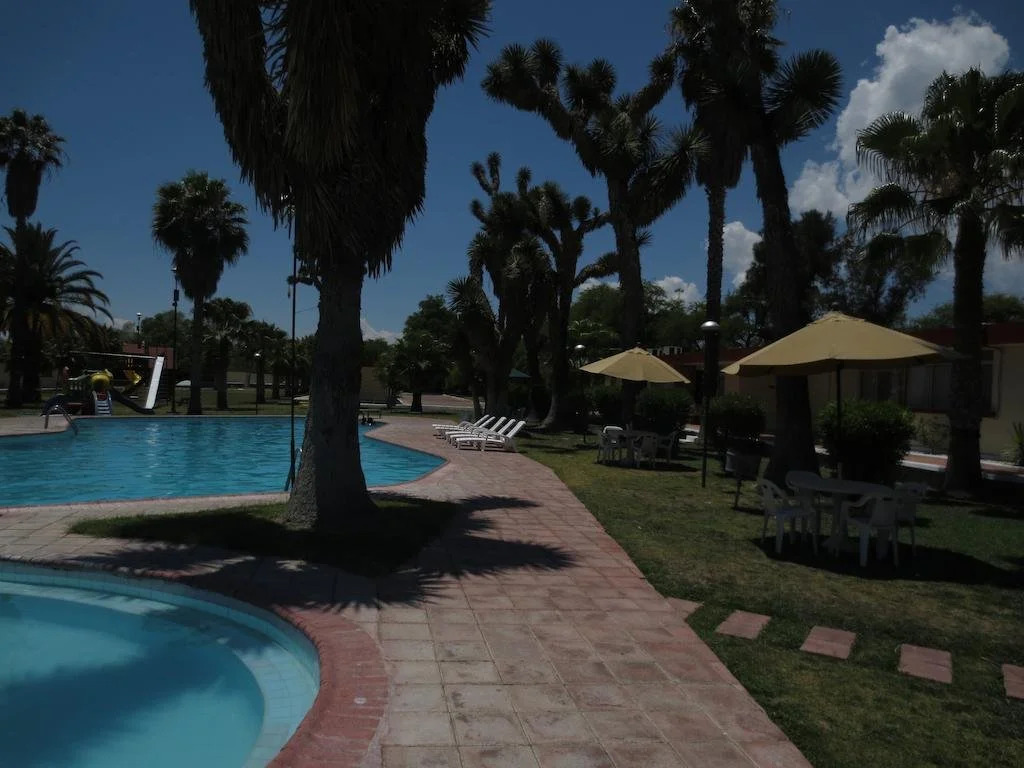 Hotel Las Palmas Midway Inn