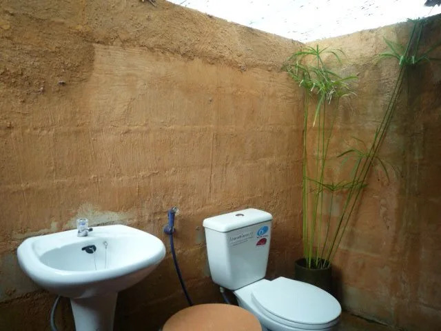 Amys Earth House