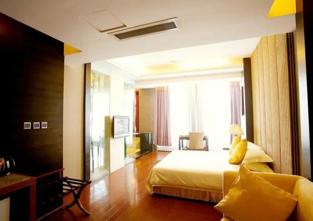 Elegance Hotel