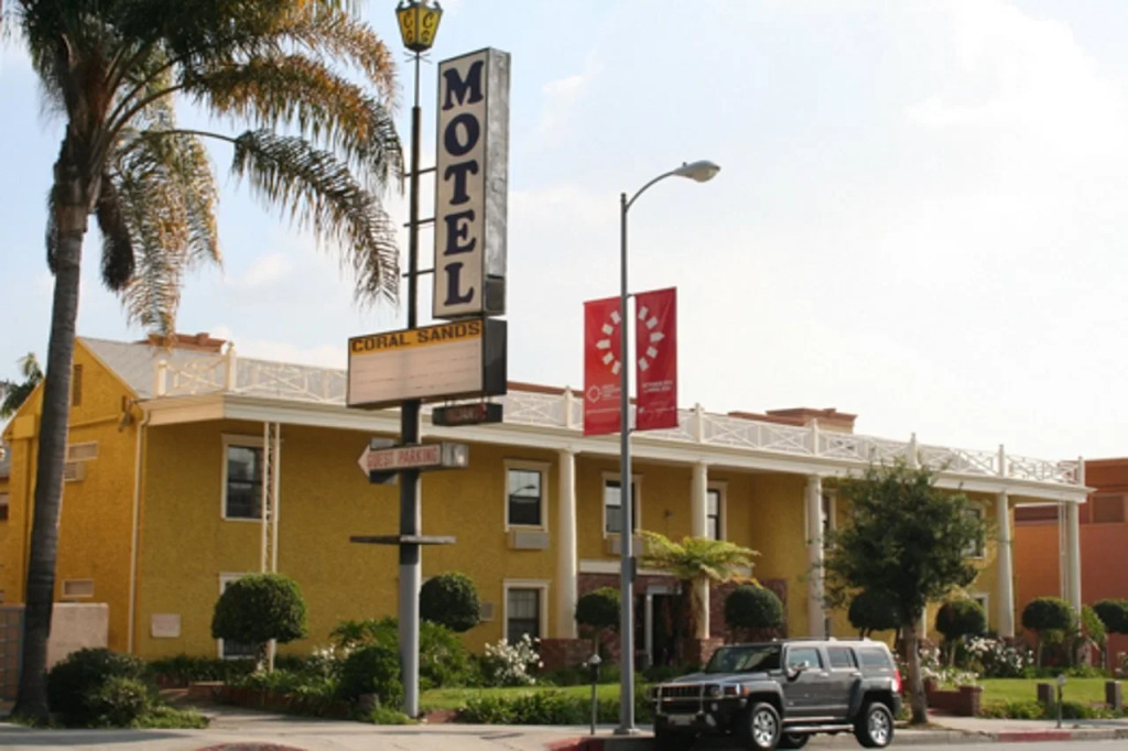 Cara Hotel