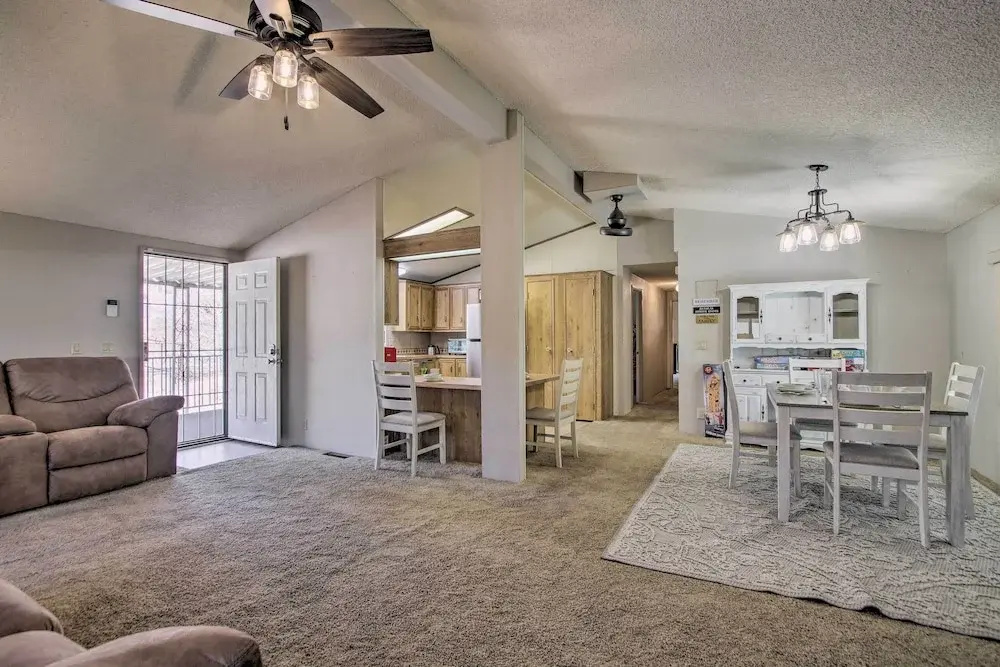 Family-friendly Home ~ 1 Mi to Kern River!