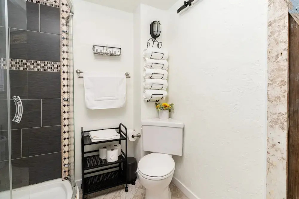 Cozy Vintage Studio Near Downtown SLC