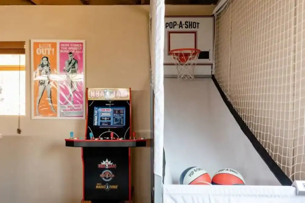 Darling Desert Abode W/hot-tub + Game Room 3 Bedroom Home by RedAwning