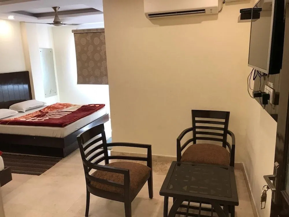 ADB Rooms Gaurav Guest House