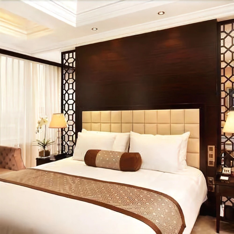 Royal Hotel