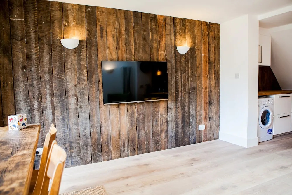 Stunning 4 Bed East London Apartment Sleeps 10