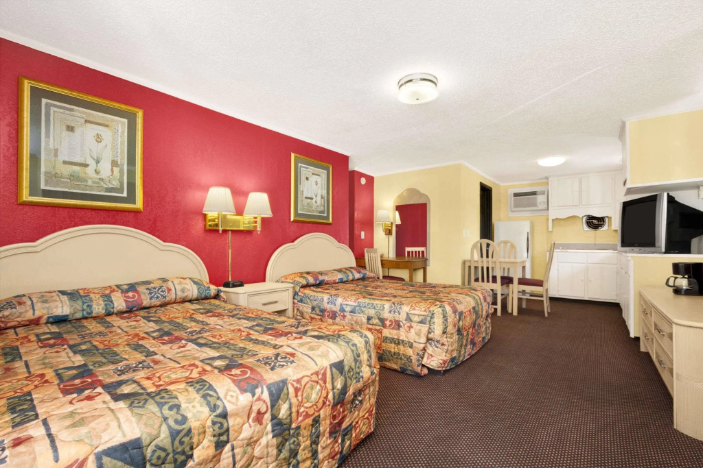 Royal Palace Inn and Suites Myrtle Beach Ocean Blvd