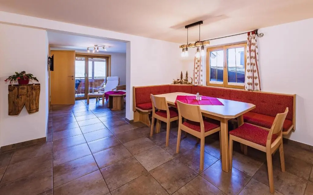 Panorama Hotel Guggenbichl - inkl Sommerkarte, einmaliger Eintritt ins Tauern Spa & bester Ausblick über Kaprun