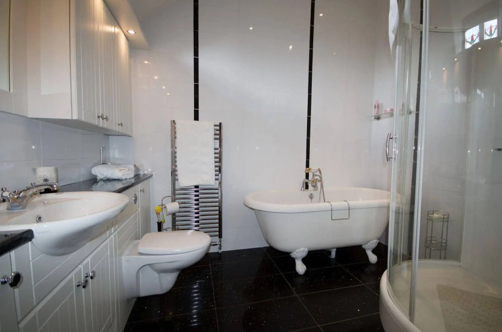 Muirholm Bed & Breakfast