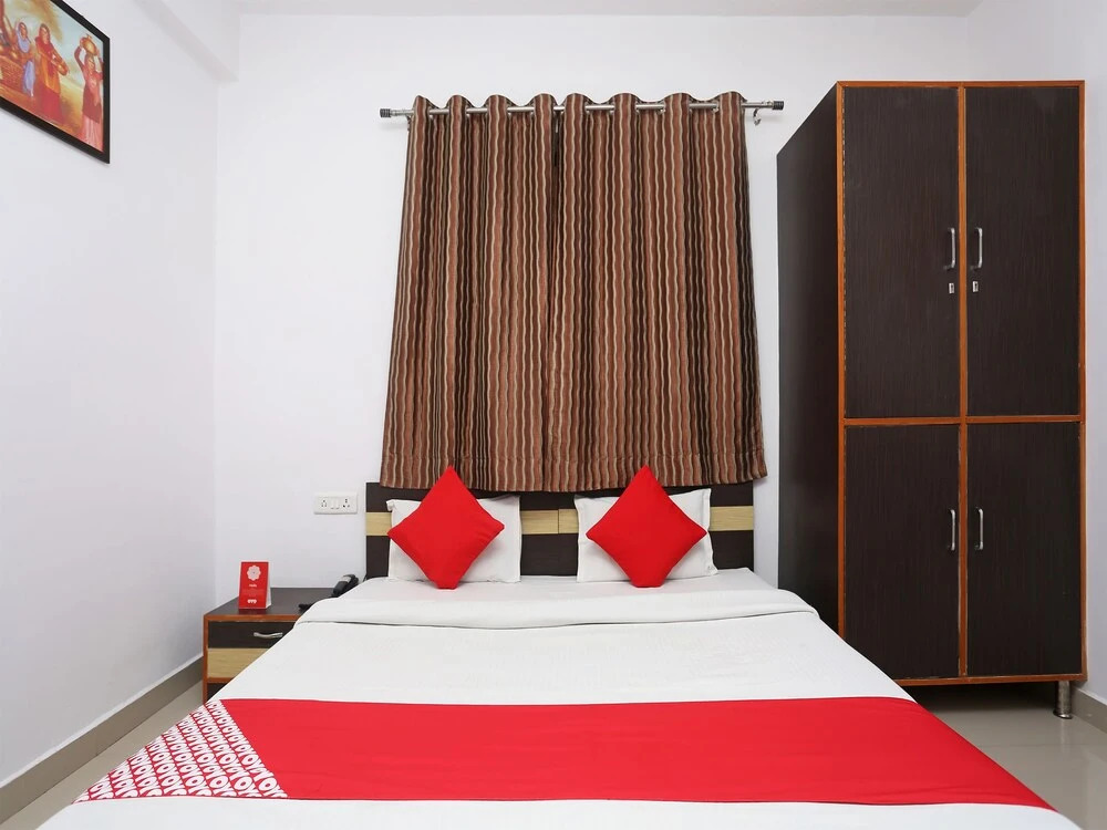 Hotel Taj Niwas by OYO Rooms