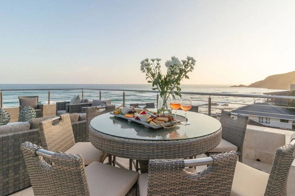 Charming Room in a Seafront Villa With its own Kitchen and Lounge