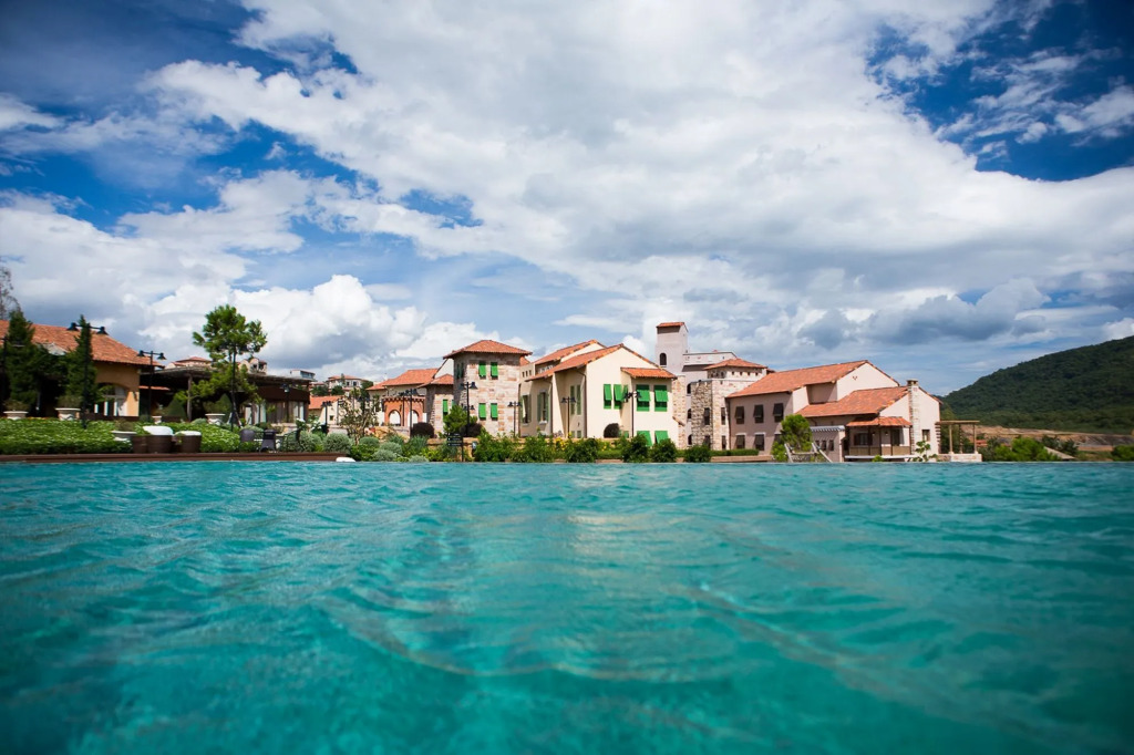 Toscana Valley Town Square Suites