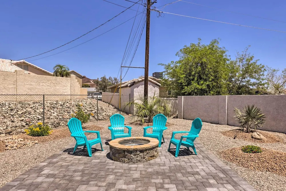 Putting Green, Pool Access: Lake Havasu City Home!