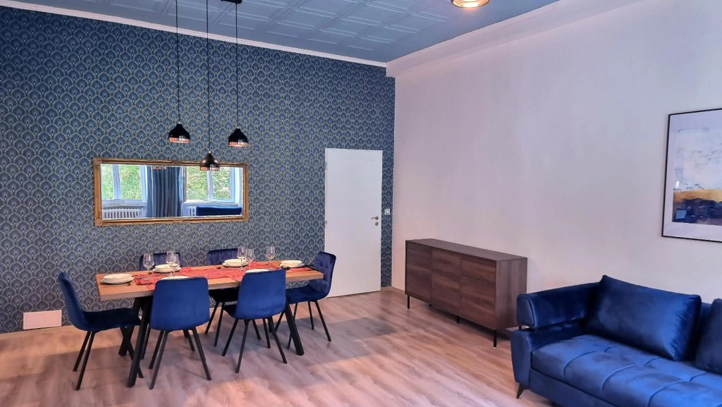 Luxury renovated apartment perfect for families
