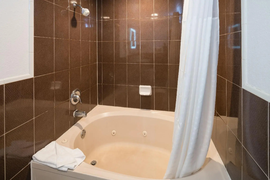 Symphony Inn