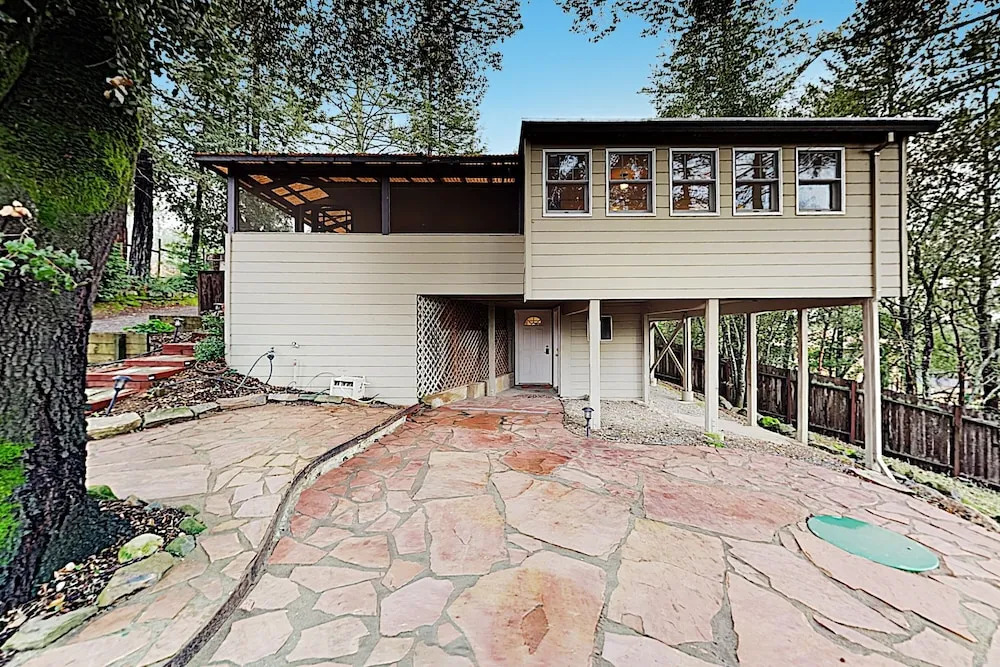 Luxe Vineyard-View Hideaway W/ Swim SPA & Hot Tub Home