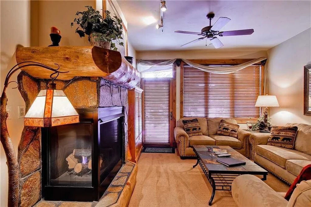 3102 Champagne Lodge, Trappeur's Crossing Apartment 2