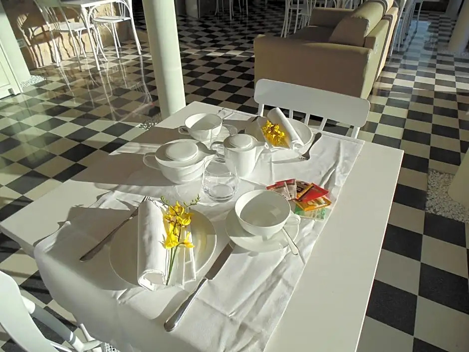 Alimunera Hotel