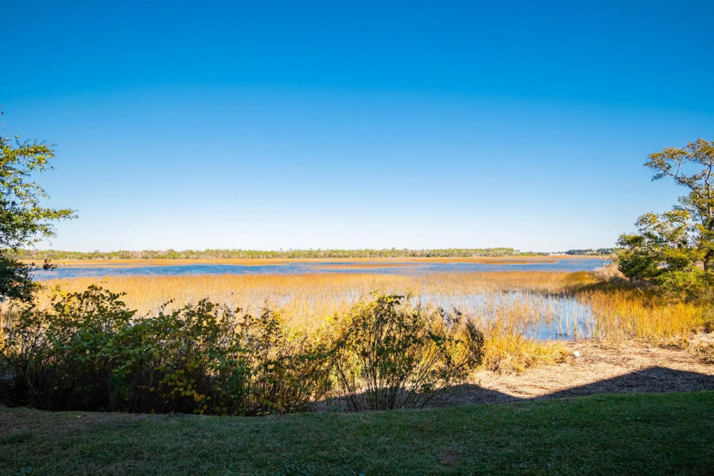 Intracoastal Views by Oak Island Accommodations