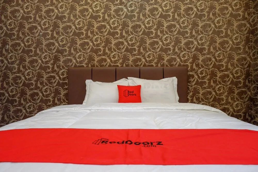RedDoorz @ Jalan Pattimura Palu