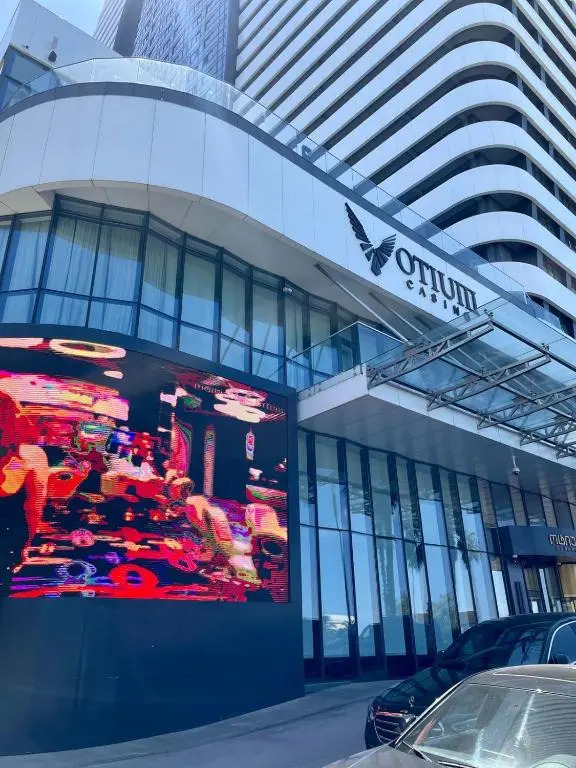 Leo Group Luxury Apartment 2426 Alliance Palace