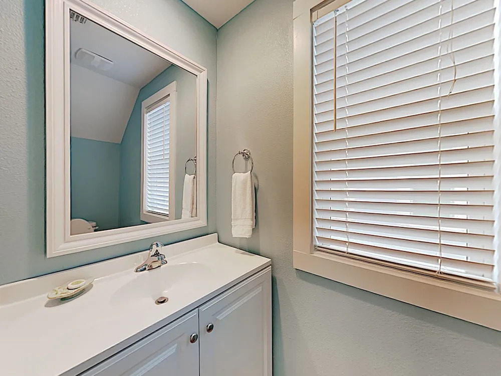 318 S Station Street Condo #4 4 Bedrooms 2.5 Bathrooms Condo