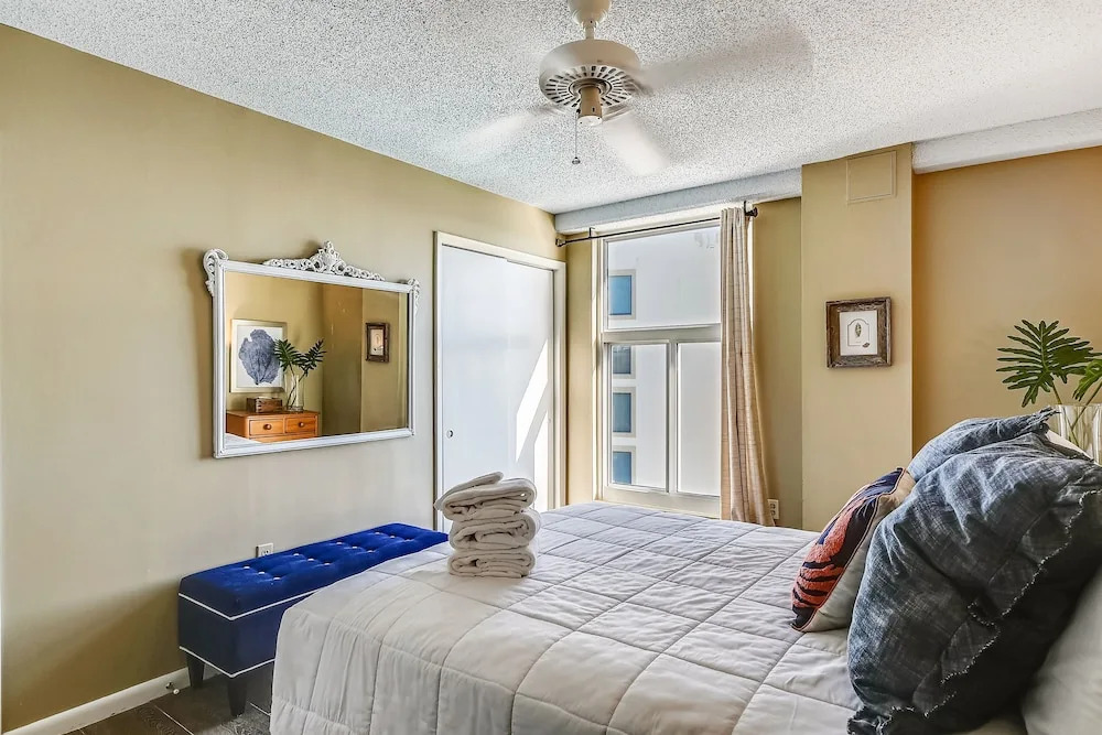 WVT 604 is a Beautiful 3 BR 2 Ba with a Boat Slip by RedAwning