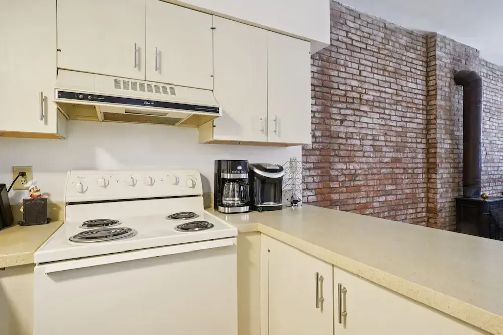 Charming Soulard Retreat With Historic Character 1 Bedroom Apts