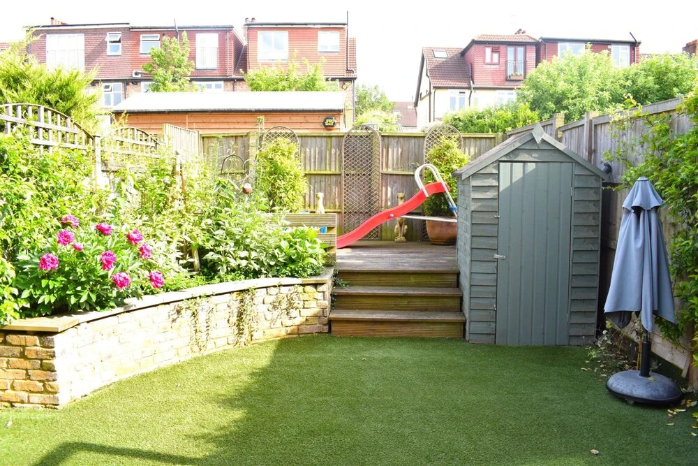 Modern Family Home In Earlsfield