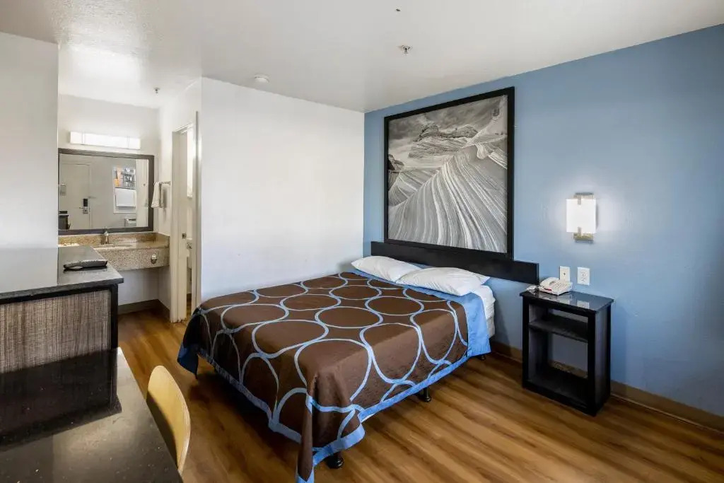 Super 8 by Wyndham Phoenix I-17