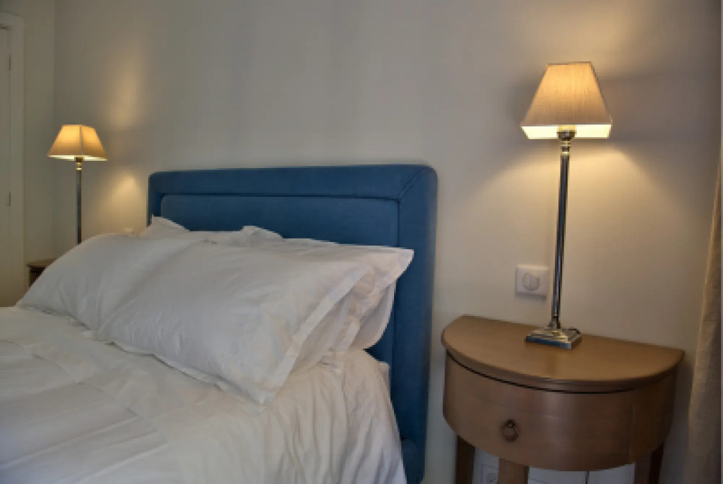 One Bed Apartment Just Minutes Walk From the Croisette and the Palais in a Secure Residence - 1693