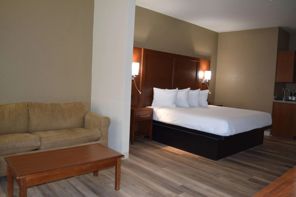 Wingate by Wyndham College Station South