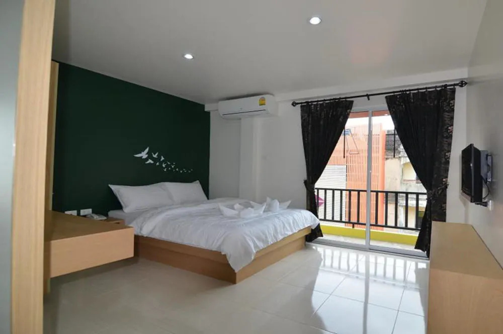 Issara Na Nakhon Living Hotel
