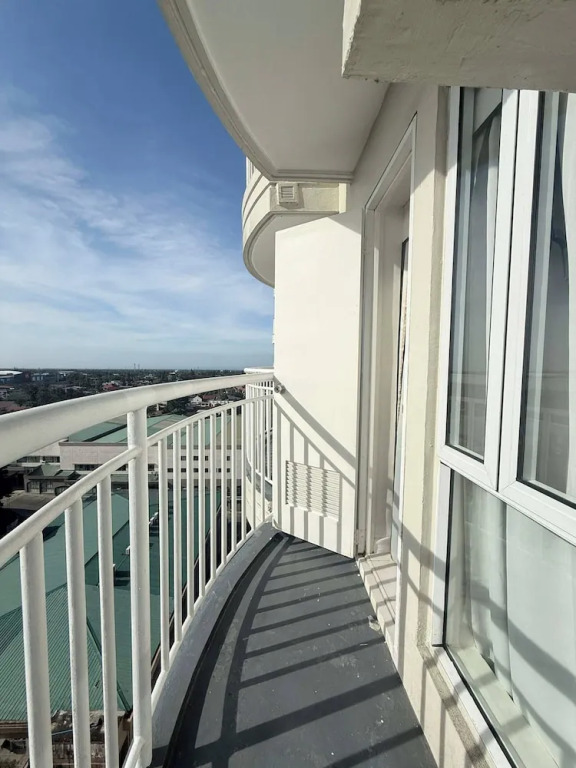 Cozy Studio Condo With Stunning Tagaytay Views