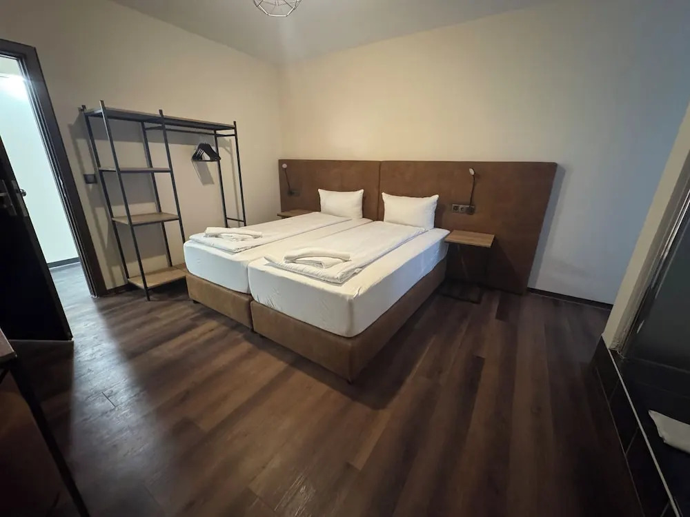 Hotel Capitol Zentrum - 24h