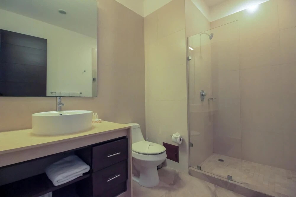 Luxurious 2 BR Condo w Sunbeds in Private Terrace Terrace Pool View Best Wi-fi